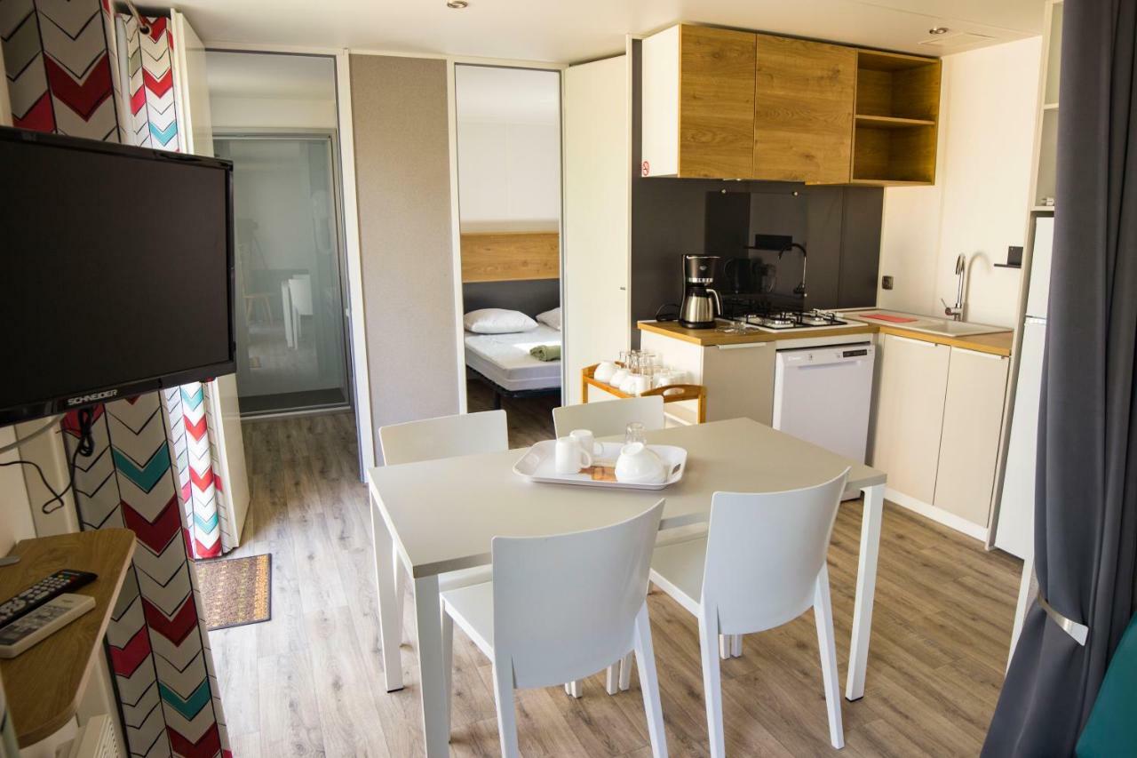 Camping La Sousta**** Remoulins Εξωτερικό φωτογραφία